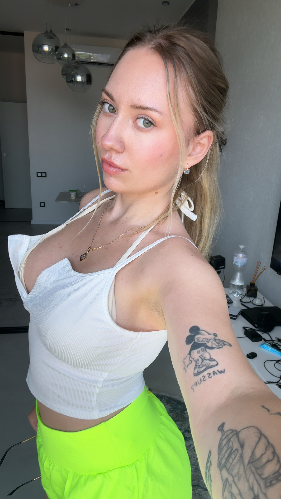 KateV in her underwear in Wellington