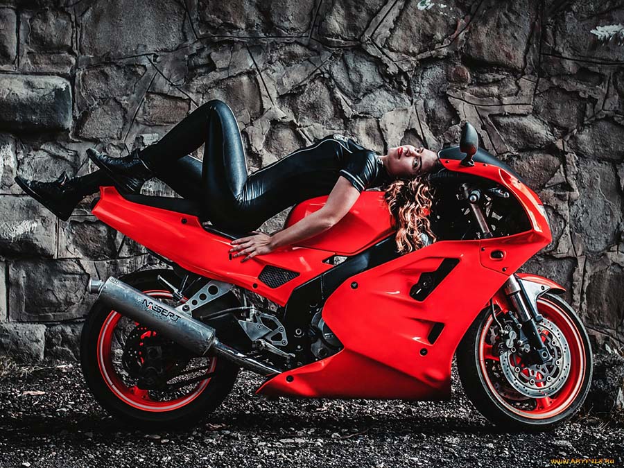 Beautiful girl Beautiful girls and motorcycles in Wellington