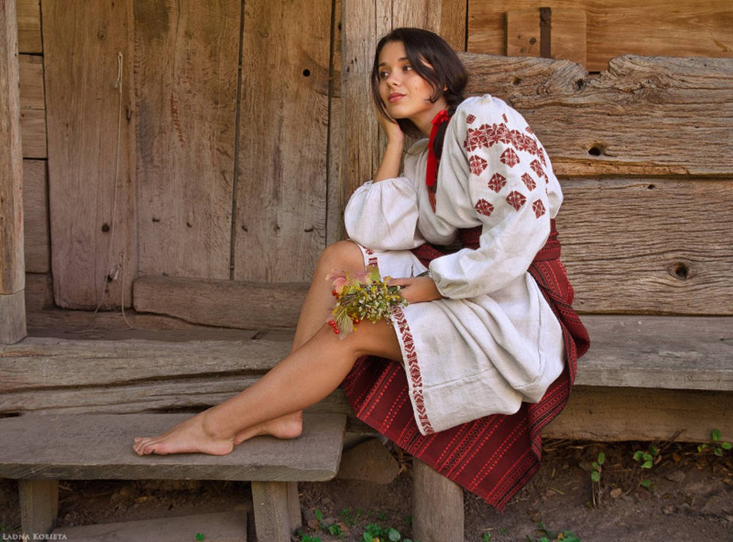 Fresh photos, fresh mood — Women in Slavic costumes online in Wellington
