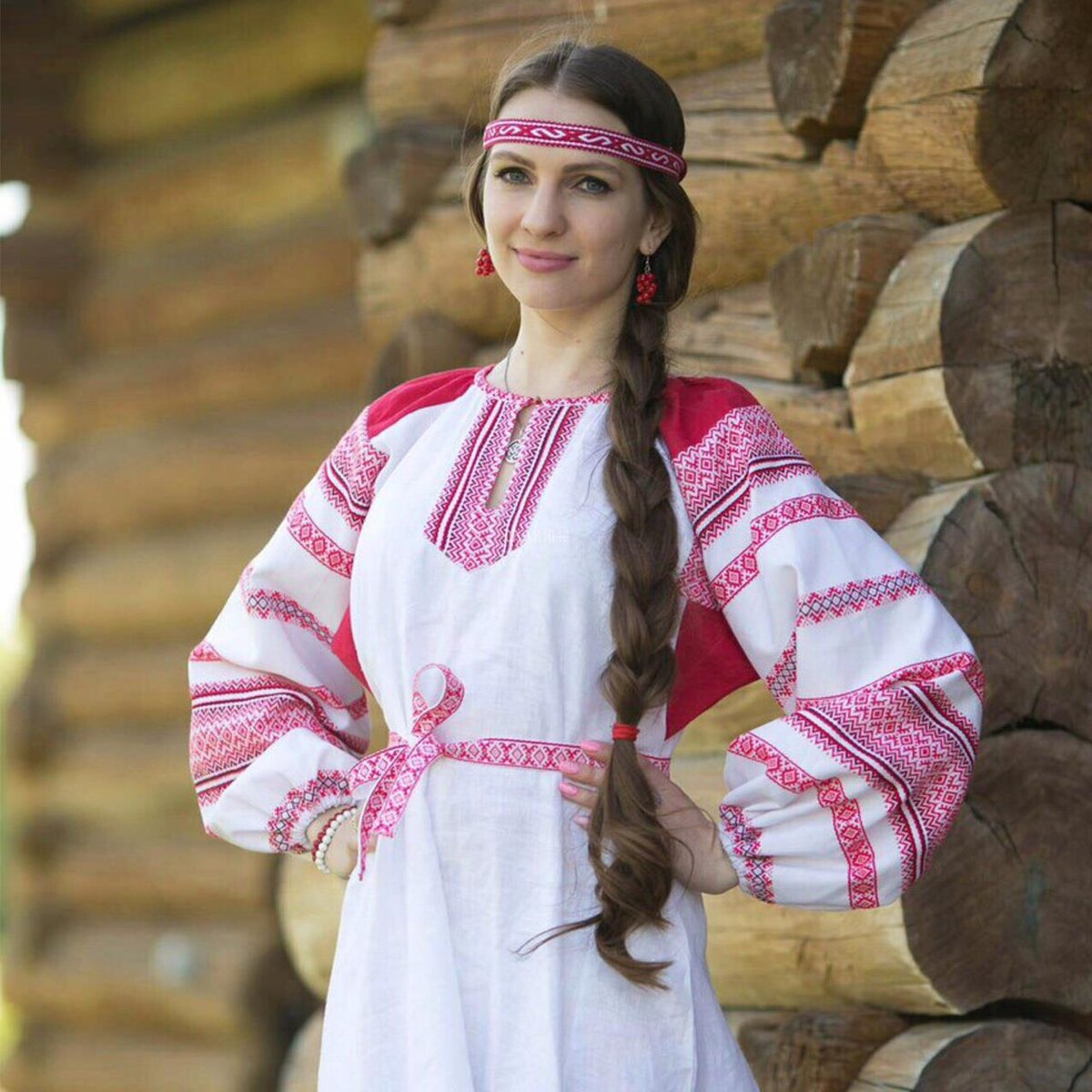 Girls in Slavic costumes brings the glow — live moments in Wellington