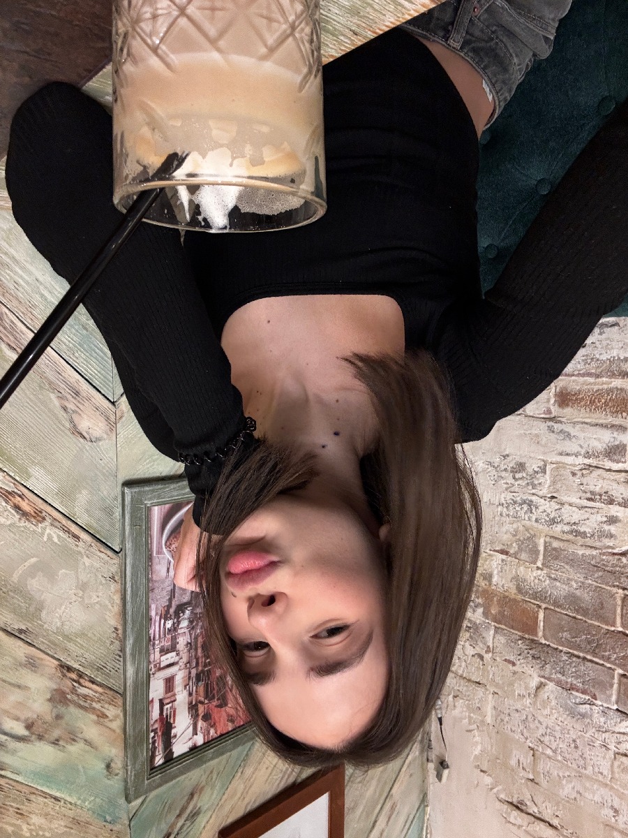 Fresh photos, fresh mood — Tina online in Wellington